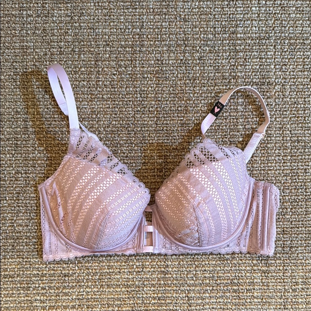 NWT Victoria's Secret 34D pink lace bra